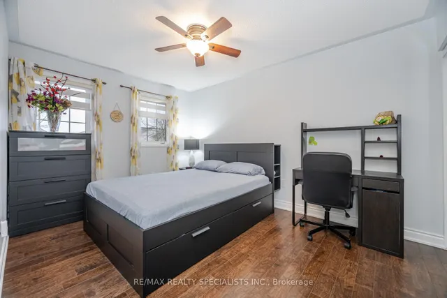 Additional image 35 of 11 Redcastle St