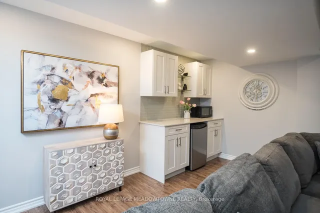 Additional image 8 of 476 Laundon Terr