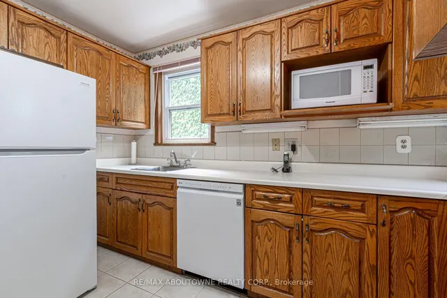 Additional image 13 of 30 Wolcott Ave