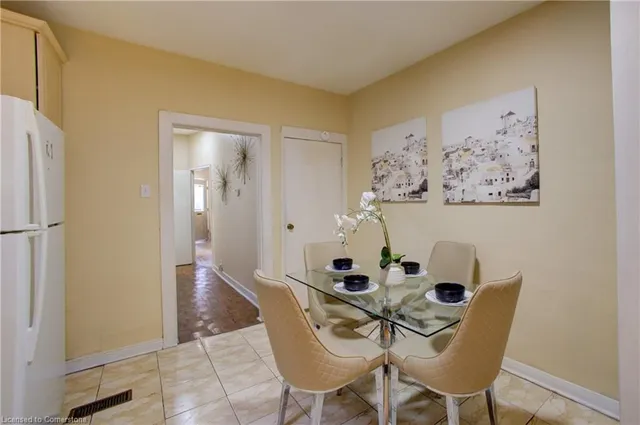 Additional image 12 of 82 Uxbridge Ave