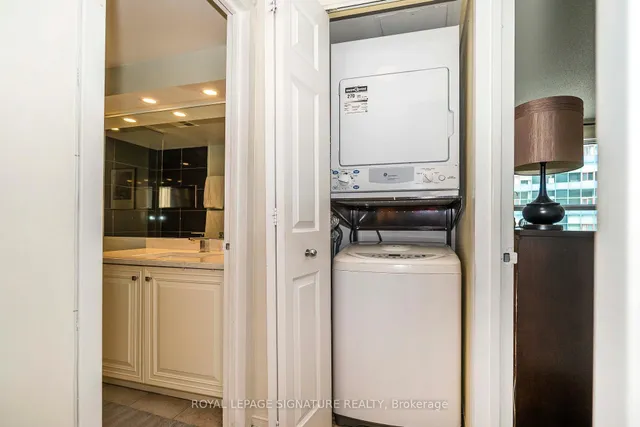 Additional image 22 of 99 Harbour Sq Unit 1812