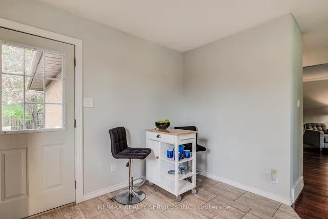 Additional image 18 of 128 Albion Crt