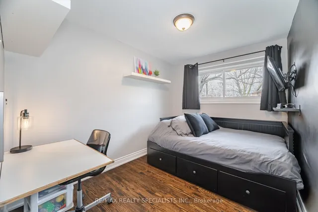 Additional image 18 of 2083 Mount Royal Ave