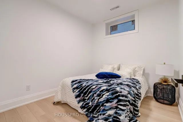 Additional image 37 of 718 Hillsdale Ave