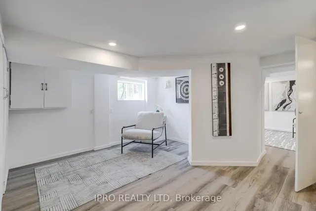 Additional image 28 of 84 Boultbee Ave