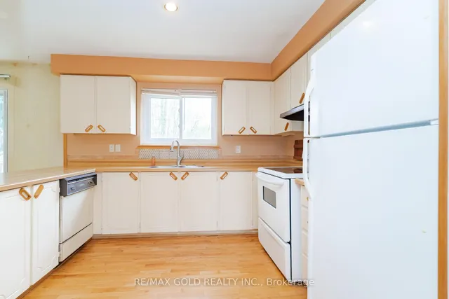 Additional image 9 of 76 Mayfair Cres
