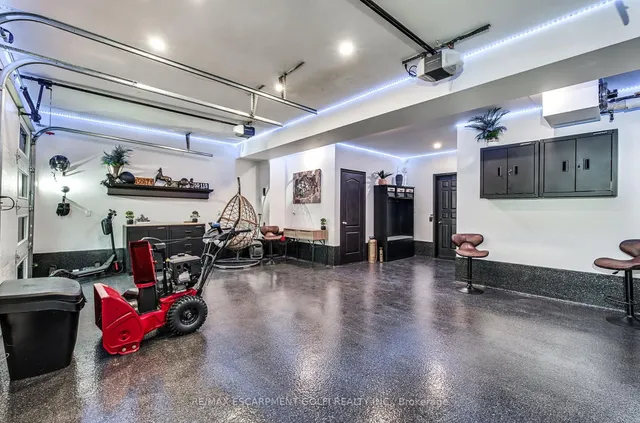 Additional image 32 of 1 Tristan Crt