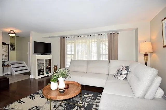 Additional image 12 of 272 Birchcliffe Cres