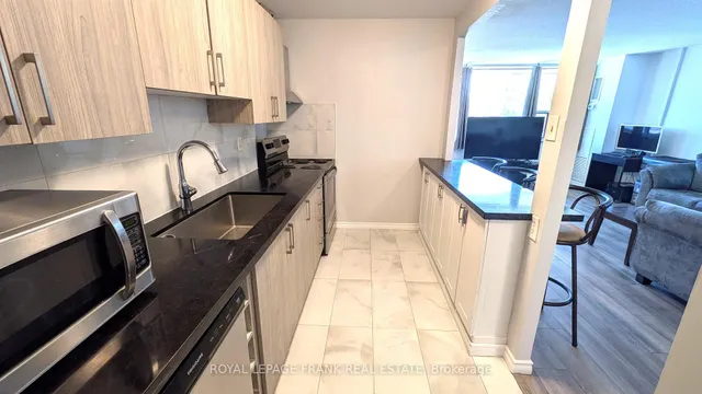 Additional image 8 of 4060 Lawrence Ave Unit 220