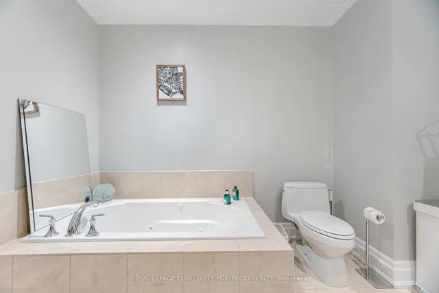 Additional image 32 of 51 York Mills Rd Unit 314