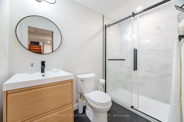 Additional image 42 of 1046 Holdsworth Cres
