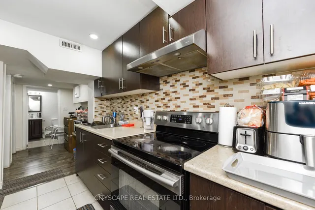 Additional image 30 of 56 Checkerberry Cres