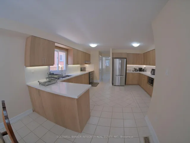 Additional image 38 of 2814 Guilford Cres