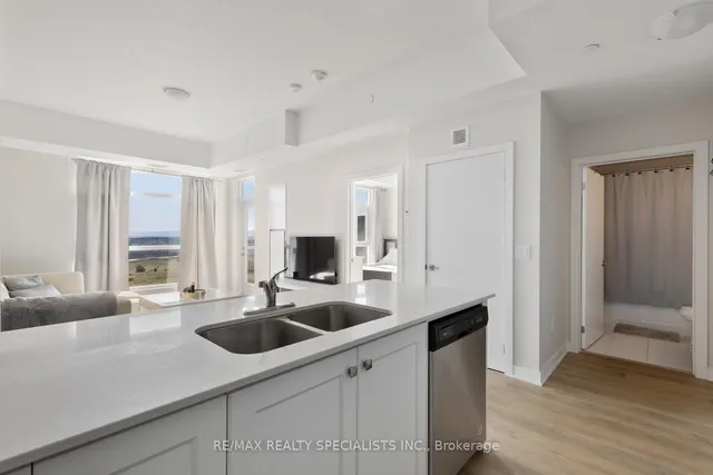 Additional image 12 of 600 North Service Rd Unit 619