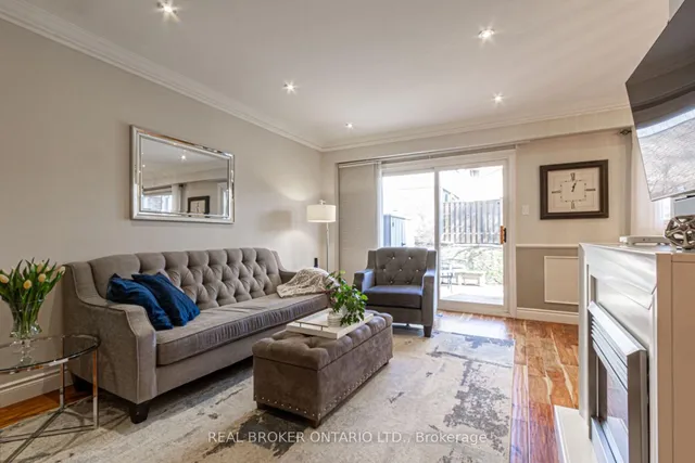 Additional image 6 of 1522 Lancaster Dr Unit 18