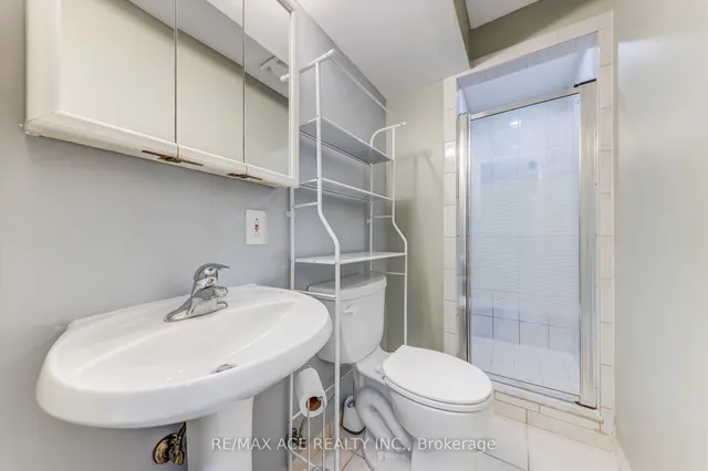 Additional image 33 of 17 Plumrose Blvd