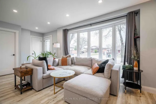 Additional image 7 of 8 Banff Dr