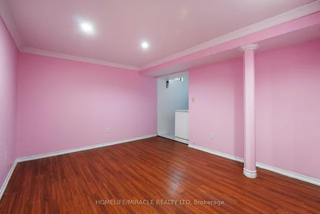 Additional image 32 of 27 Deerpark Cres