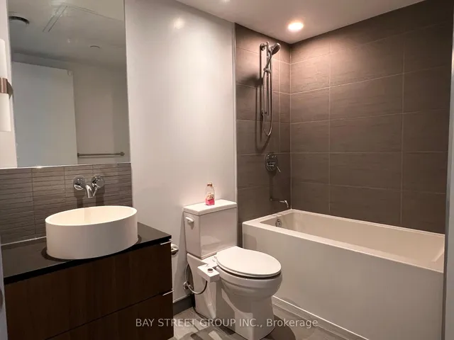 Additional image 8 of 161 Roehampton Ave Unit 2707