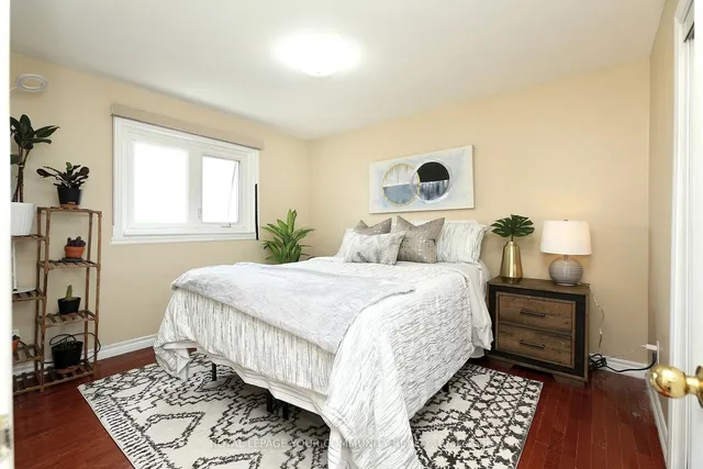 Additional image 14 of 23 Town House Cres