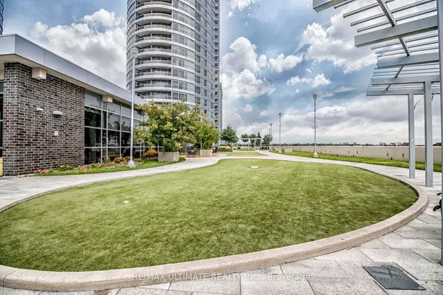 Additional image 29 of 135 Village Green Sq Unit 3720