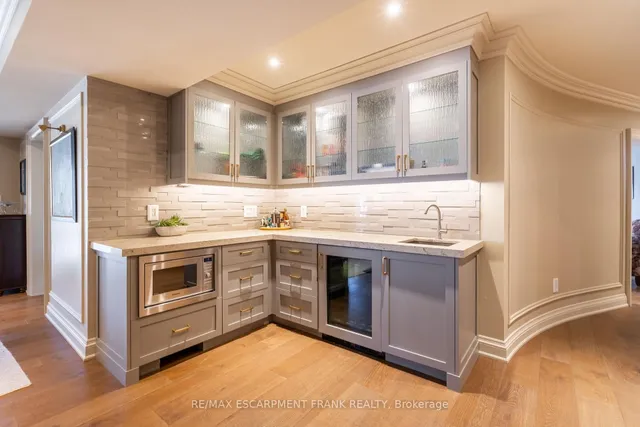 Additional image 30 of 59 Elodia Crt