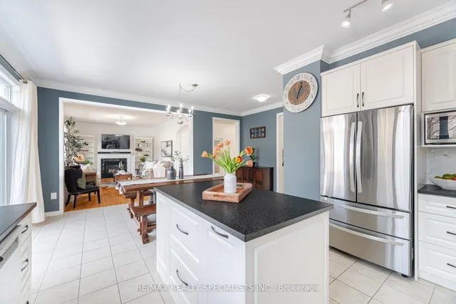 Additional image 16 of 1660 Dempsey Cres