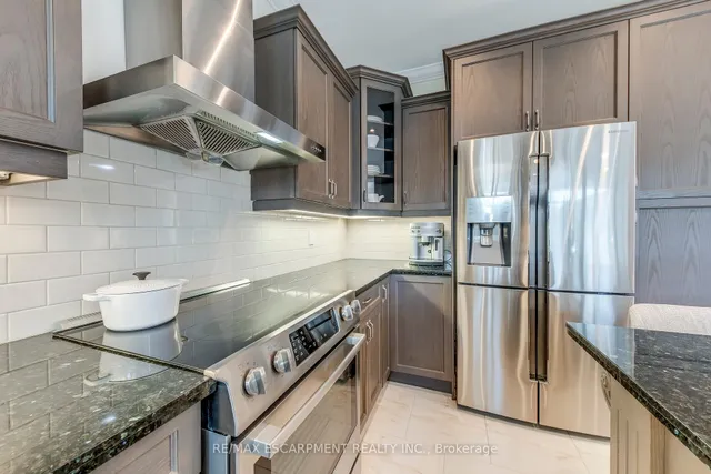 Additional image 18 of 12 Riva Crt