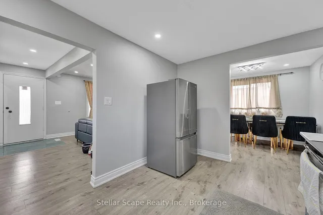 Additional image 15 of 42 Tupper Cres