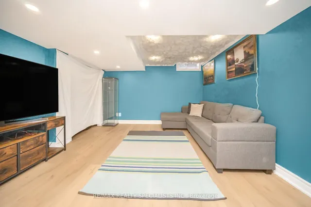 Additional image 39 of 18 Hardcastle Crt