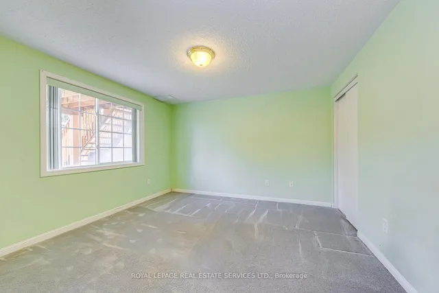 Additional image 34 of 1652 Allan Cres