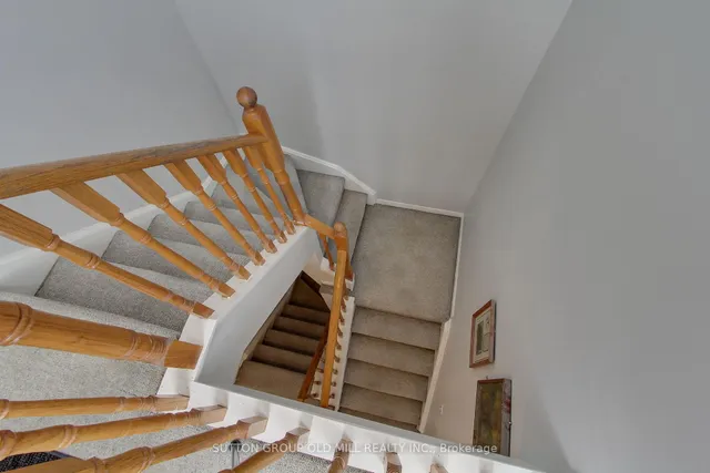 Additional image 27 of 760 Lawrence Ave Unit 167