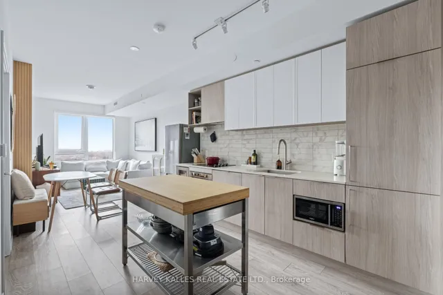2020 Bathurst St Unit 1602