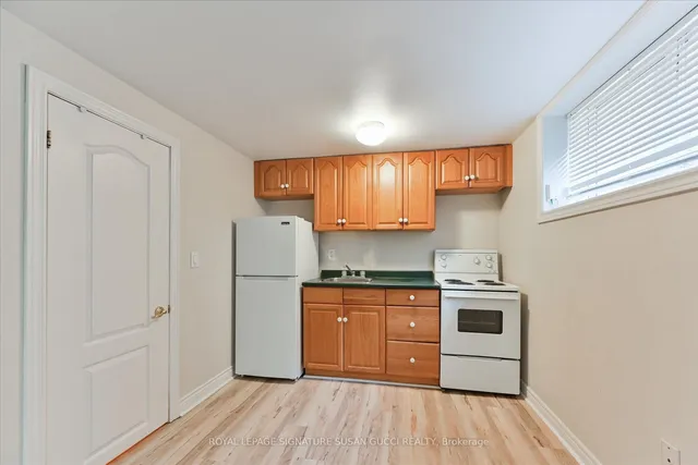 Additional image 41 of 454 Donlands Ave