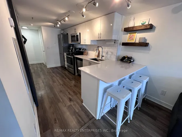 Additional image 6 of 11 Superior Ave Unit TH1