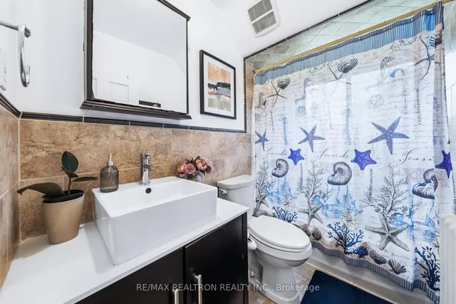 Additional image 13 of 16 Plaxton Dr