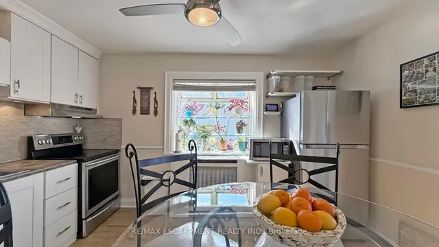 Additional image 8 of 527 Victoria Park Ave