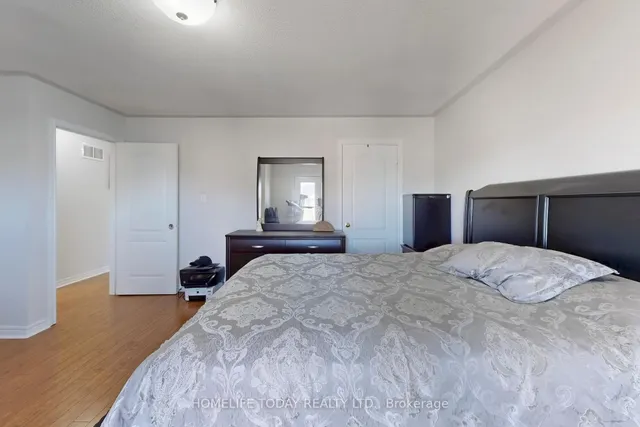 Additional image 35 of 40 Oblate Cres