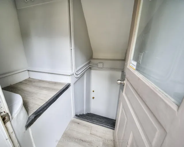 Additional image 32 of 19 Clarence Pl