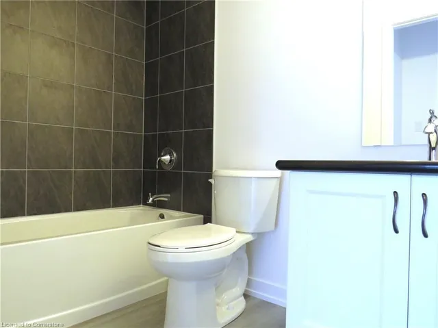 Additional image 15 of 470 Dundas St Unit 305