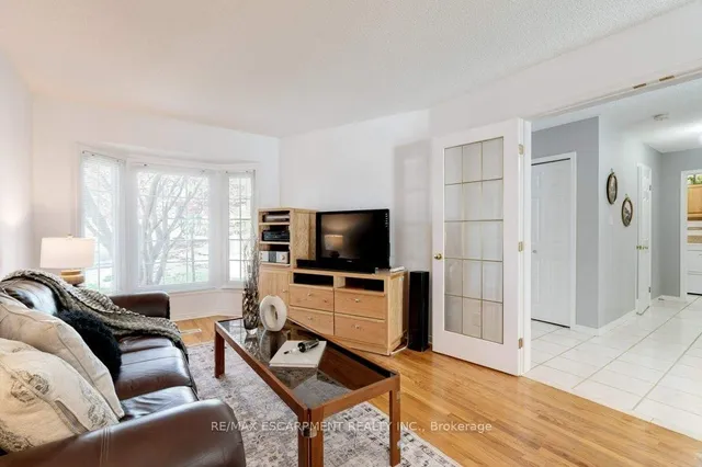 Additional image 6 of 137 Claudette Gate