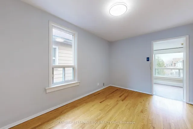 Additional image 20 of 34 CHISHOLM Ave