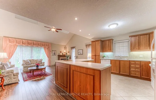 Additional image 12 of 350 Doon Valley Dr Unit 10D