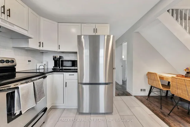 Additional image 18 of 65 Connaught Ave