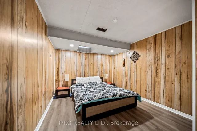 Additional image 26 of 734 Briar Cres