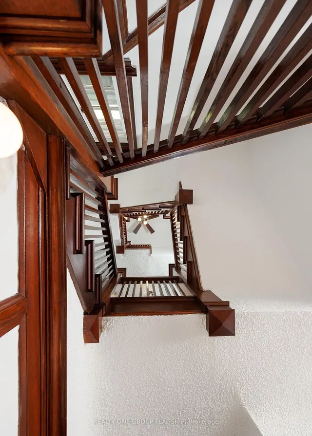 Additional image 10 of 69 Victoria Park Ave