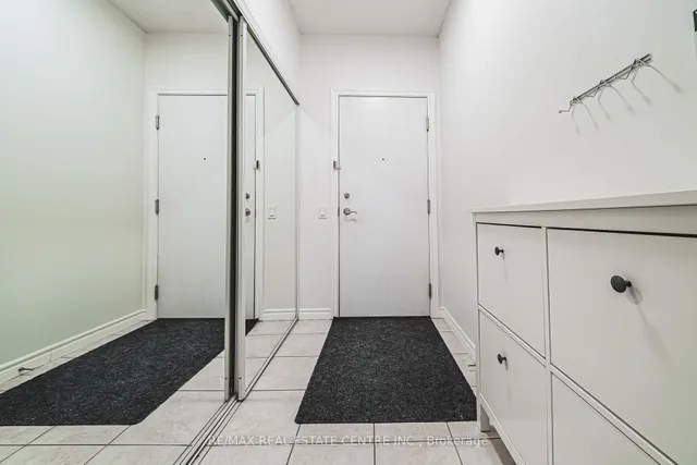 Additional image 7 of 5229 Dundas St Unit 1811