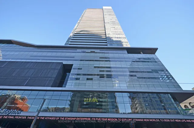 80 John St Unit 2303