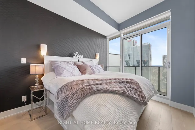 Additional image 23 of 65 Bremner Blvd Unit 5104