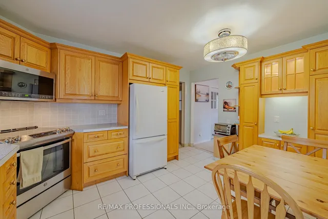 Additional image 10 of 184 Oakmeadow Blvd